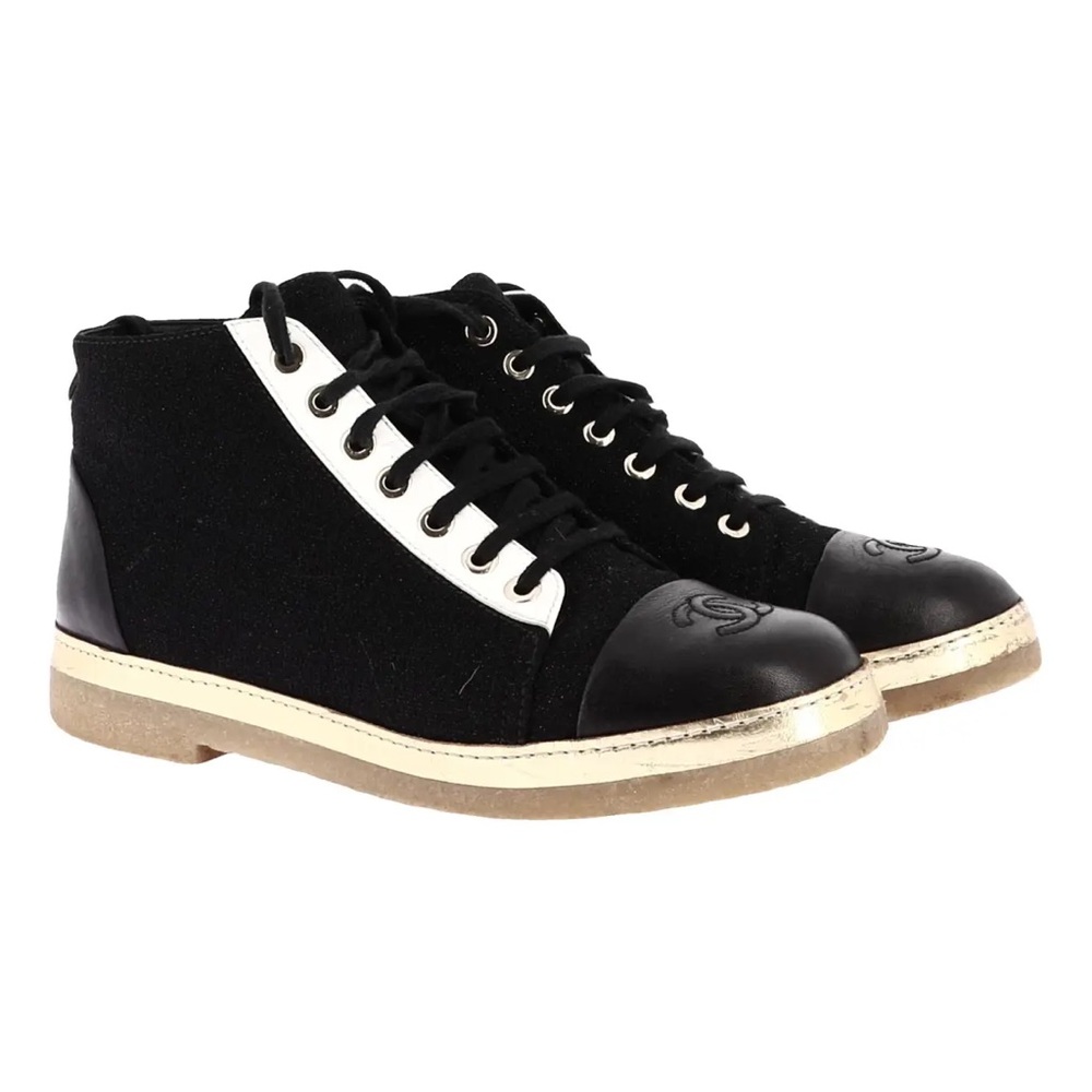 Chanel Black Gold Metallic Leather Cap Toe CC Ankle Boots Bootie Shoes Sz 35 EU